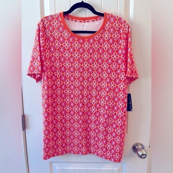 Kim Rogers NWT Coral White Geometric Print Short Sleeve T-Shirt Size L - Picture 1 of 7